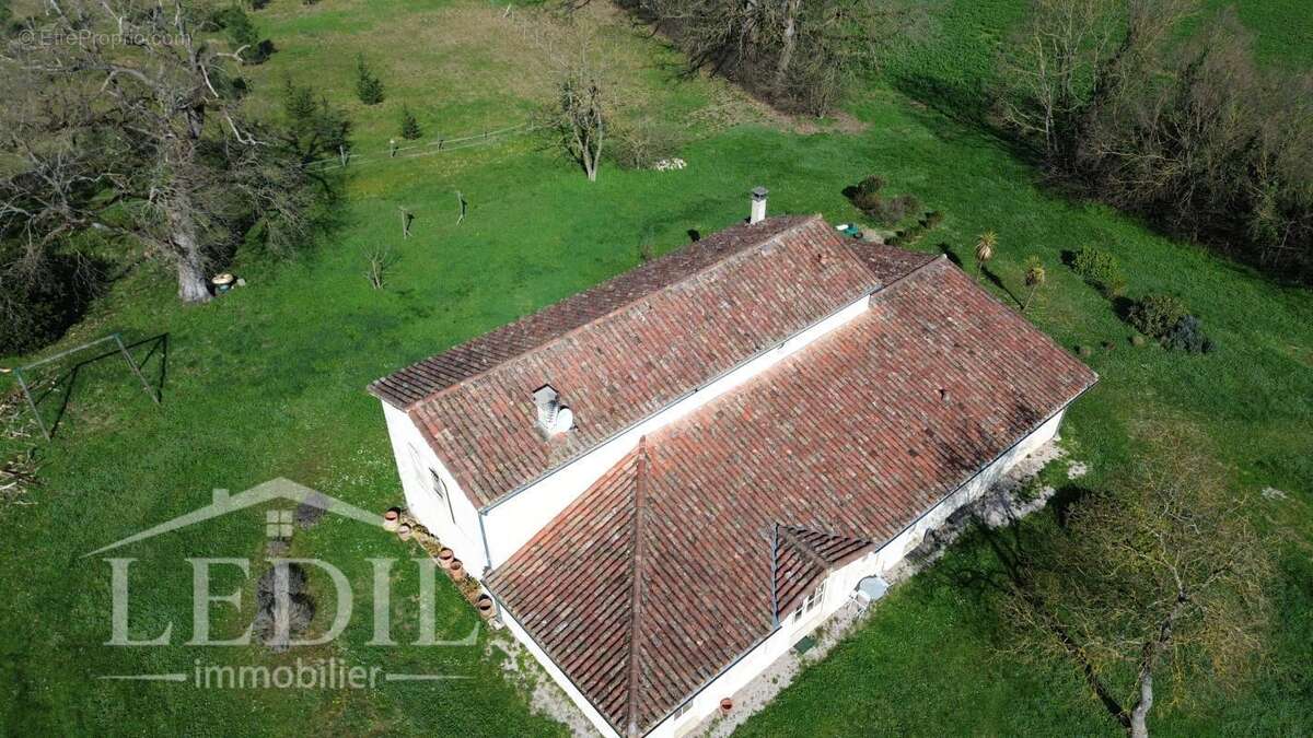 Maison à MAUVEZIN