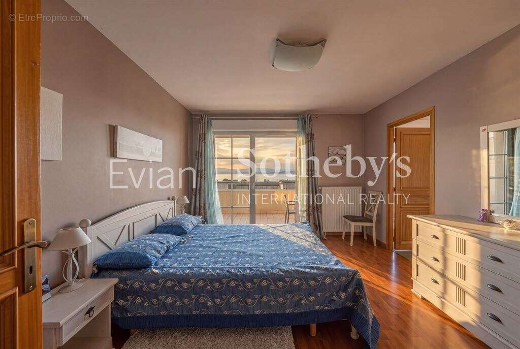 Evian centre ville appartement t4 vue lac - photo 15