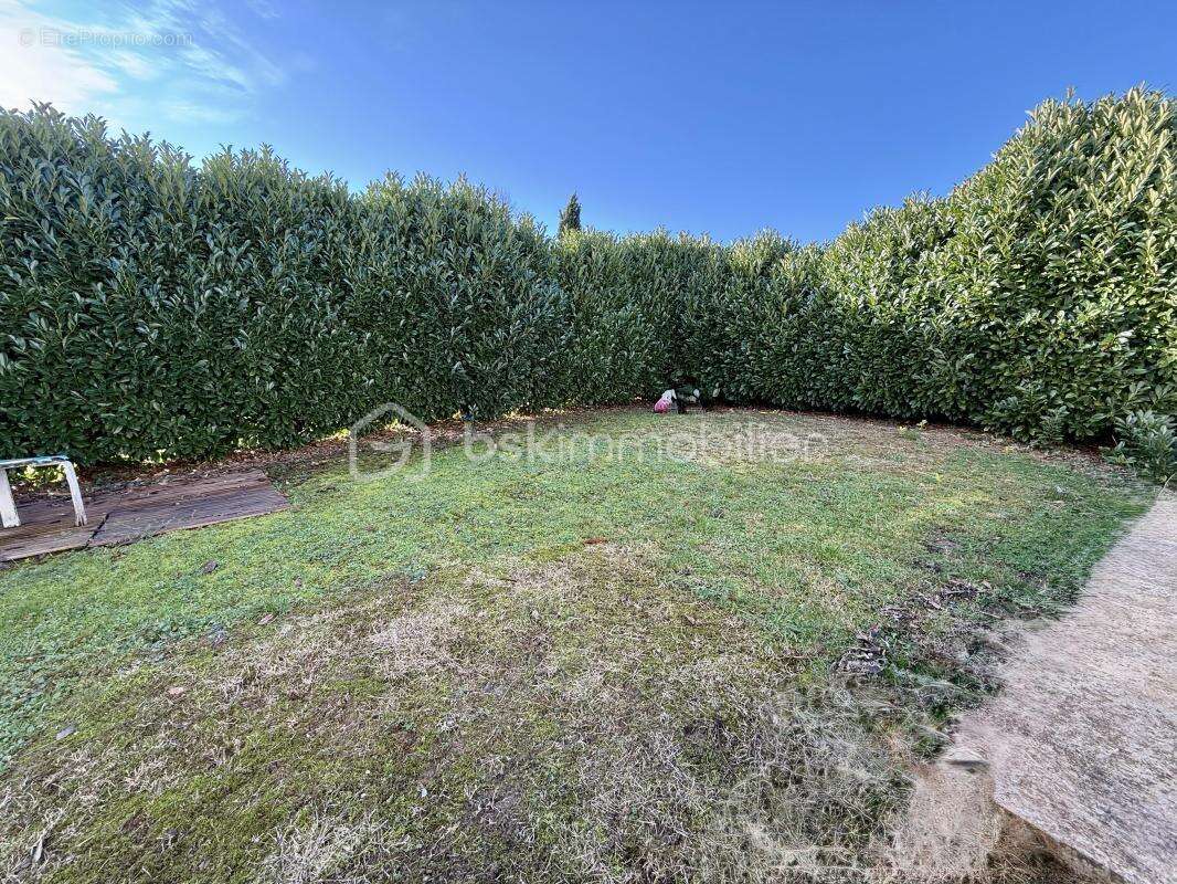 Maison à CORME-ROYAL