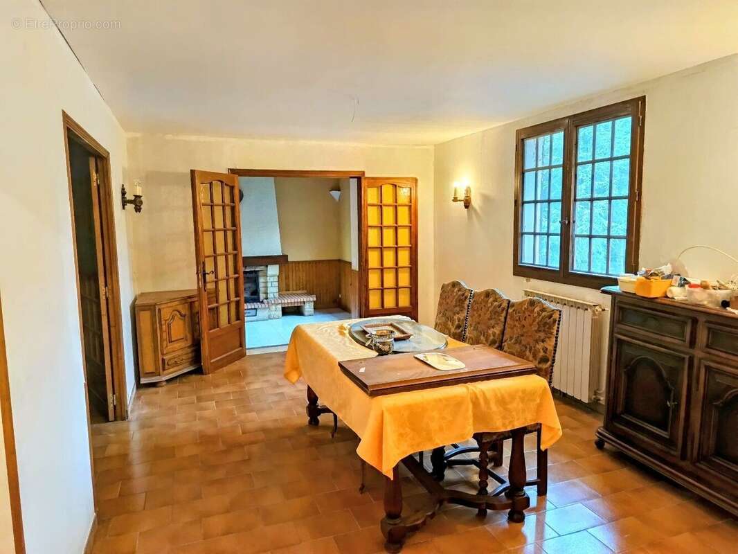 Maison 249 M2 sur terrain 3 hectares - photo 7