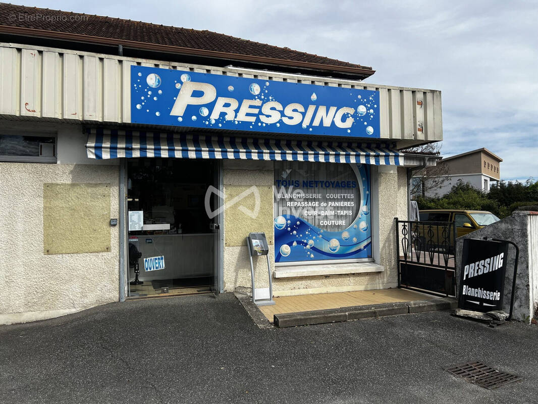Commerce à SERRES-CASTET