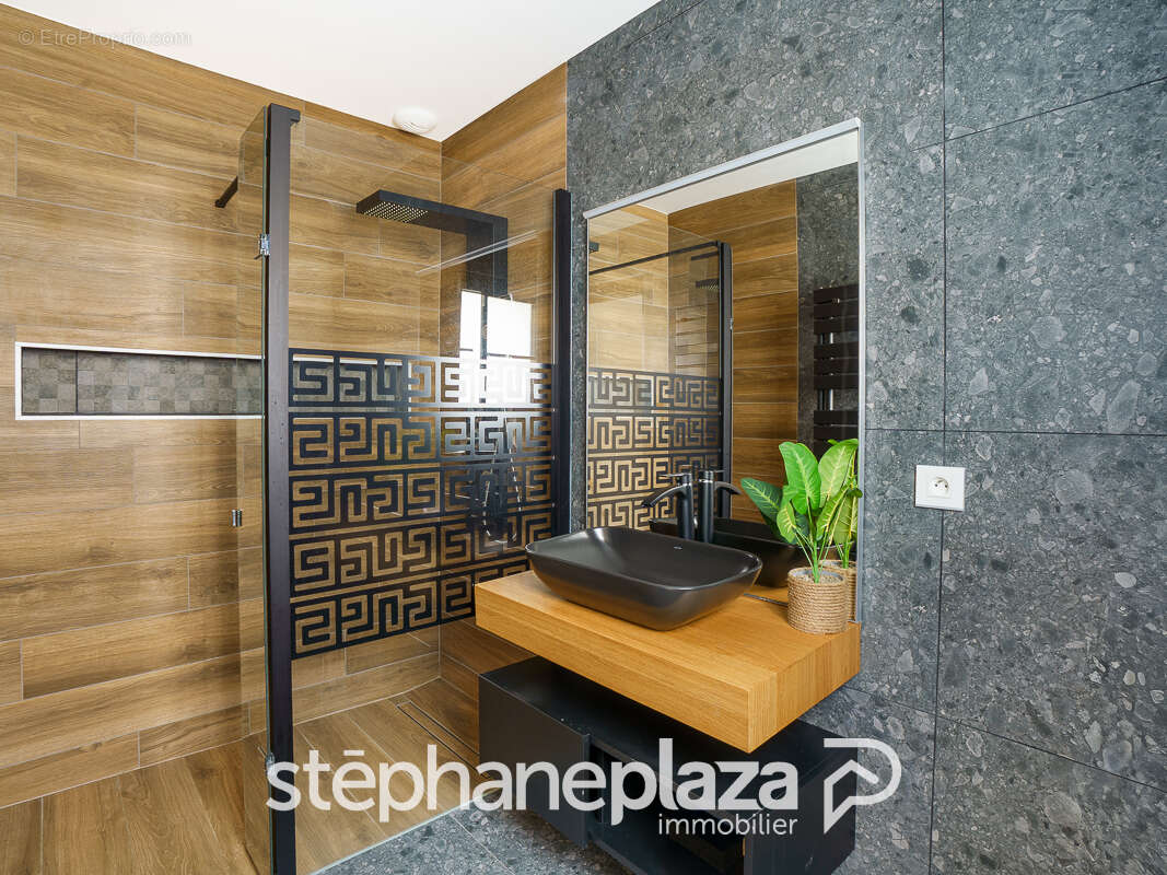 Villa contemporaine 7 pièces - 4 chs - photo 12