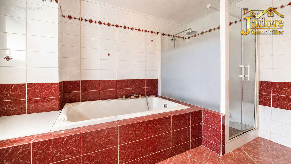 Appartement plain pied + veranda + parking souterrain - photo 17
