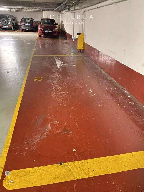 Parking à PARIS-14E