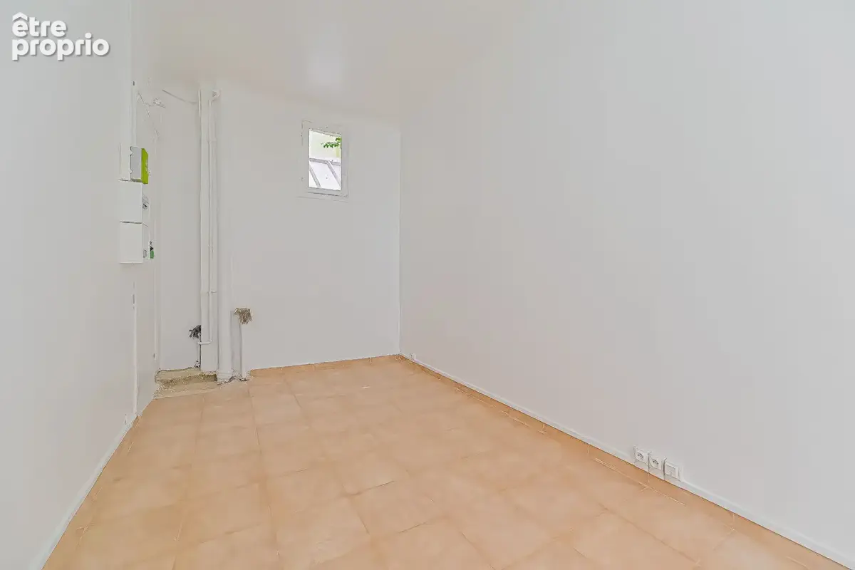 Studio à vendre en rez-de-chaussée à Paris - Réf 5391 - photo 7