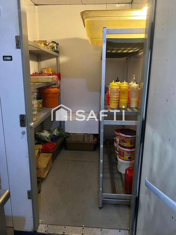 Photo 8 - Commerce à OSNY