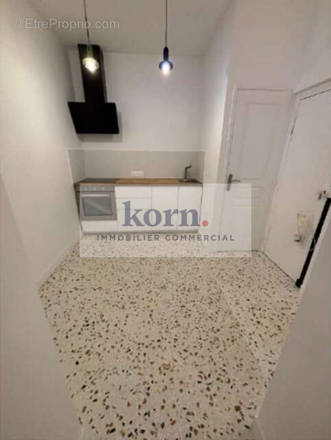 Commerce à PARIS-11E