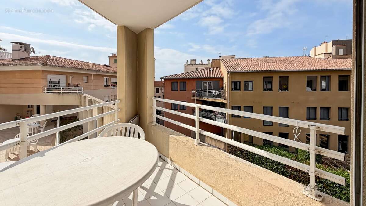 Appartement à VALLAURIS