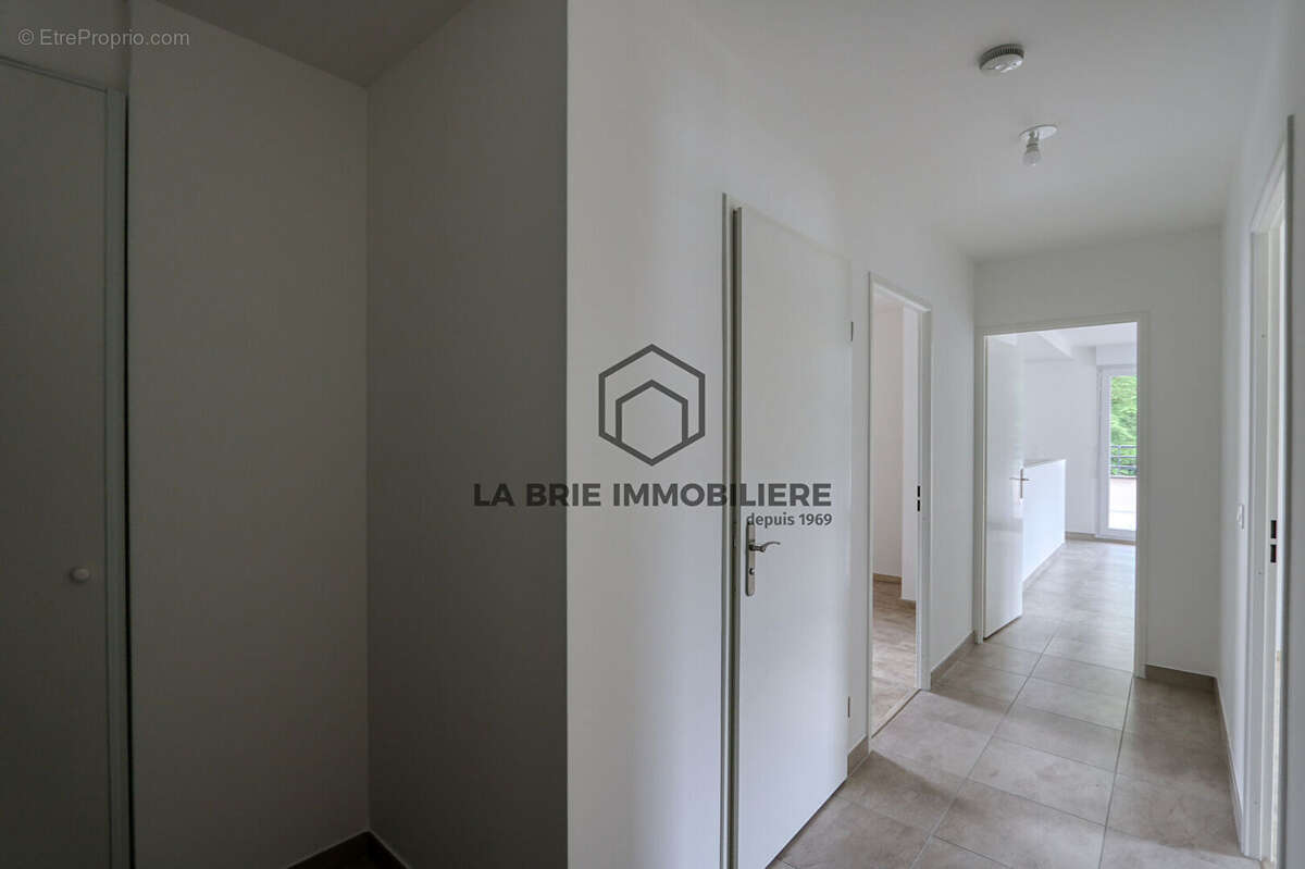Appartement à EMERAINVILLE