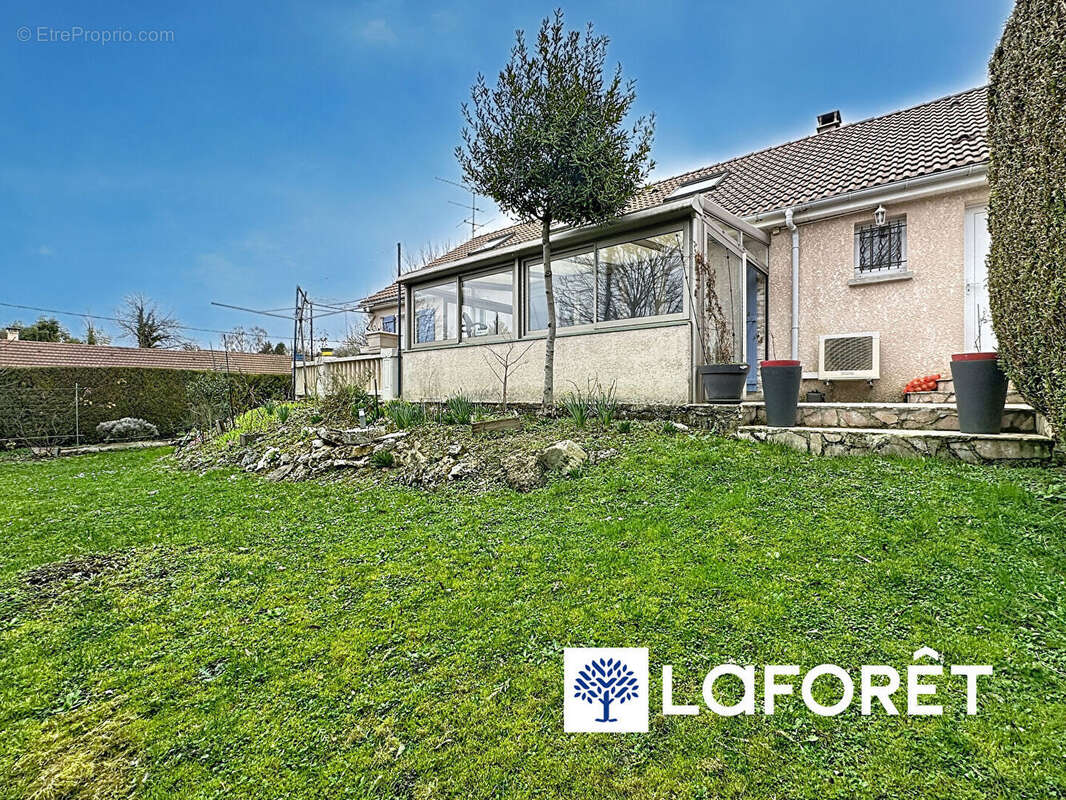 Maison à CHAUCONIN-NEUFMONTIERS