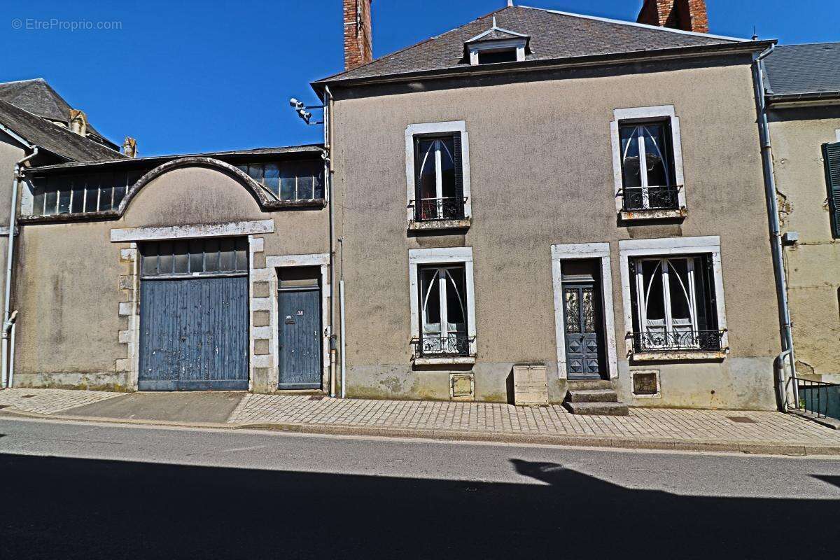 Maison à SAINT-SATUR