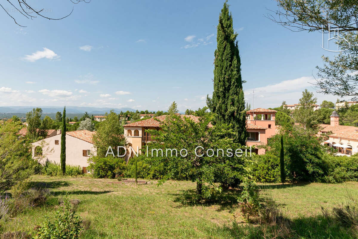 Appartement à GROSPIERRES