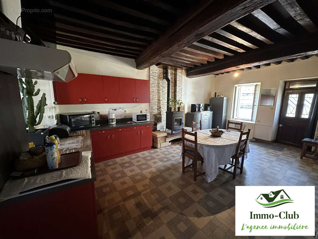 Maison à CHATEAU-CHINON(VILLE)