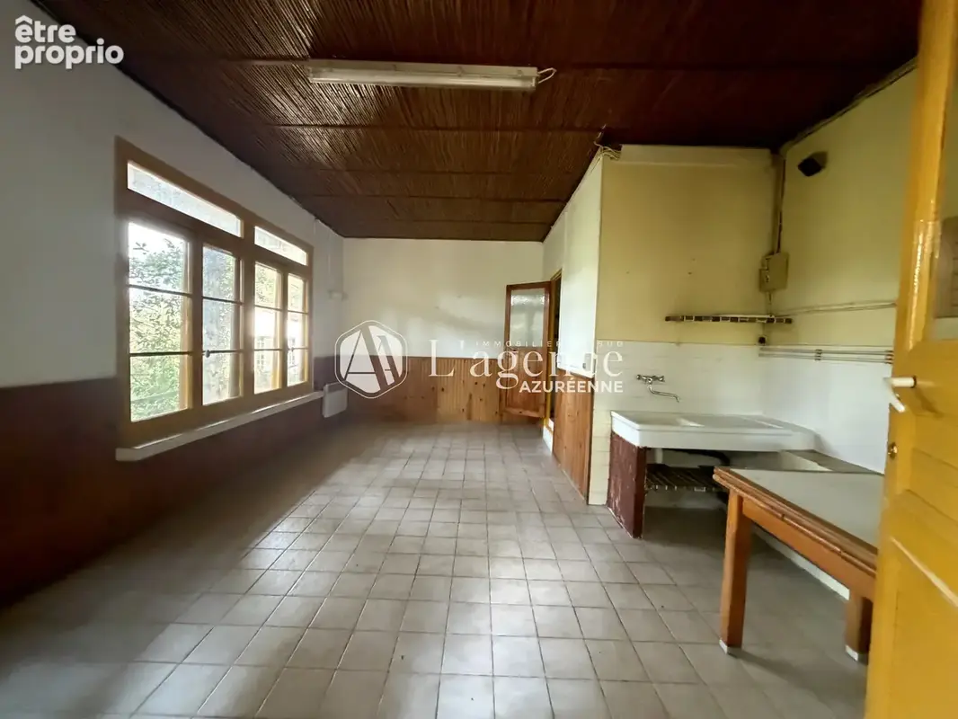 Cagnes sur mer : maison à rénover - terrasse - parkings - piscine - photo 4
