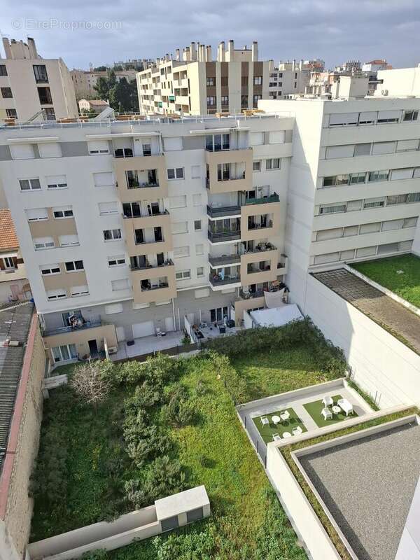 Appartement à MARSEILLE-4E