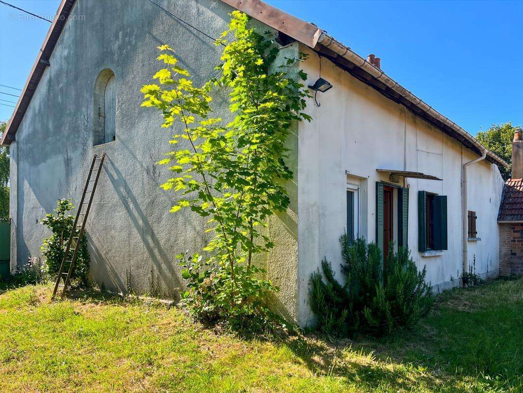 Maison à CHAUMONT-SUR-THARONNE