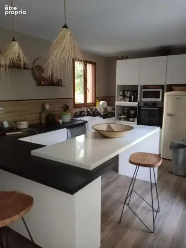 Voeuil et Giget. Maison 130 m² avec terrain et piscine - photo 3