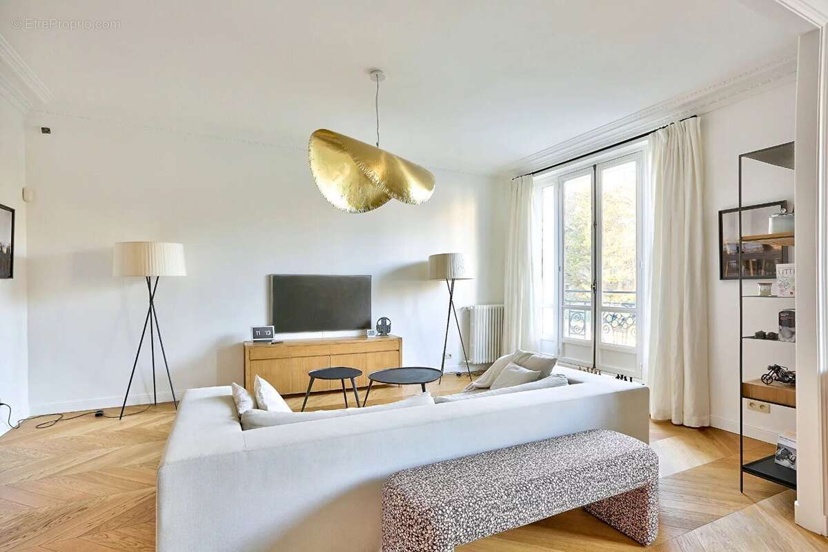 Appartement à PARIS-17E