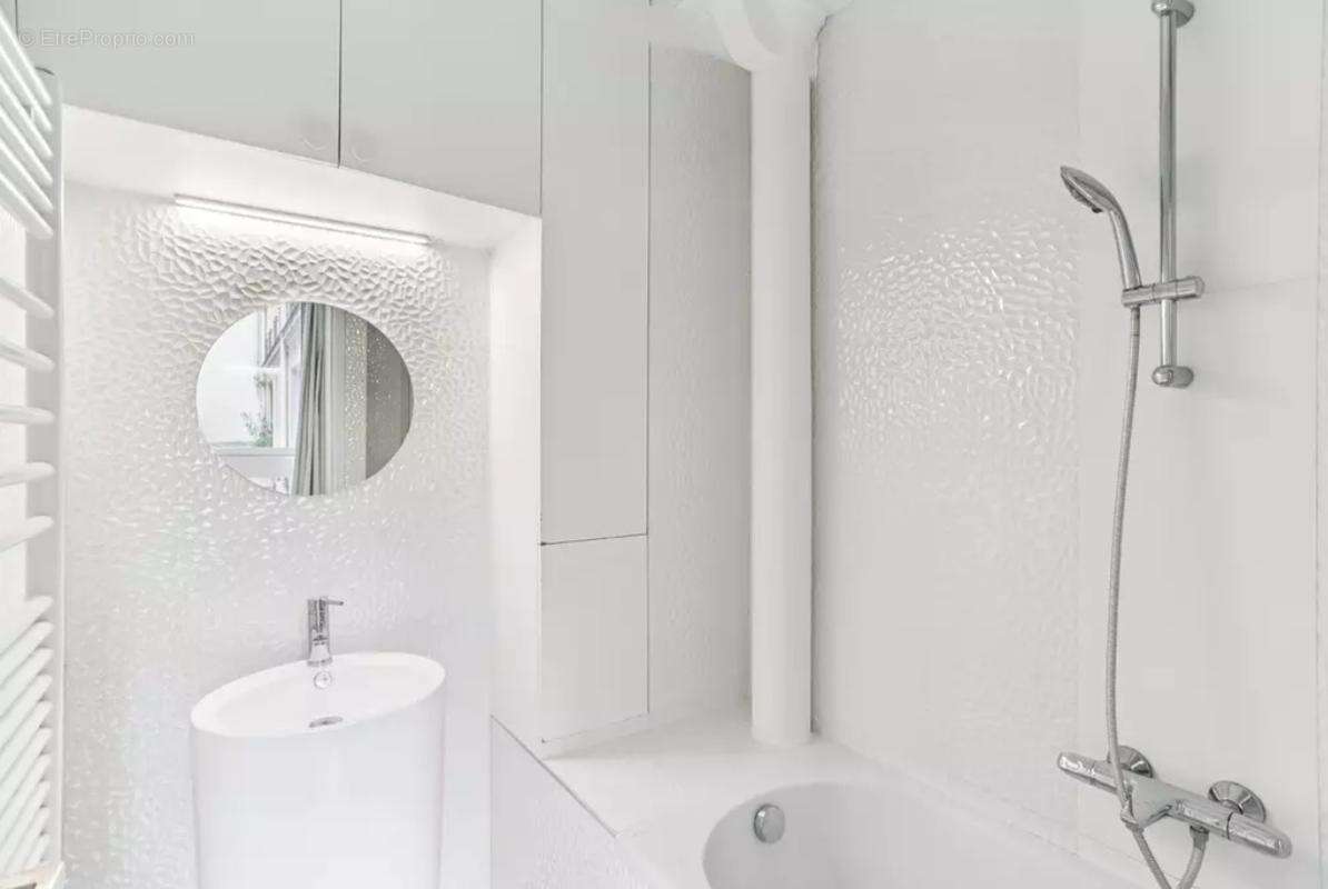 Appartement à PARIS-2E