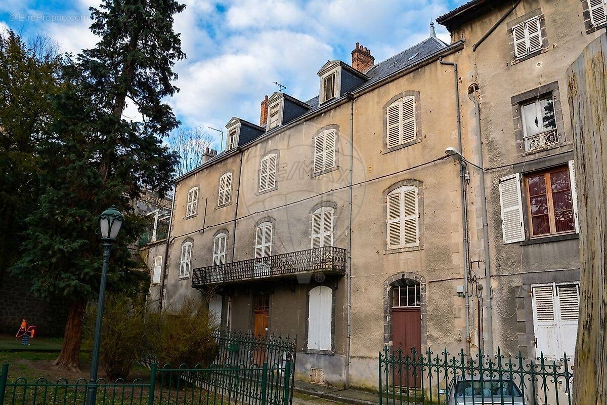 Appartement à THIERS
