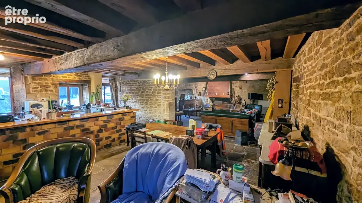 En bourgogne, dans le département de l'yonne, maison ancienne de caractere  avec dependances et terrain - photo 2