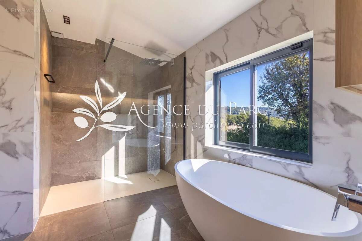 Maison à MOUGINS