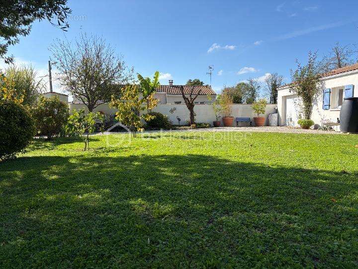 Maison à CORME-ECLUSE