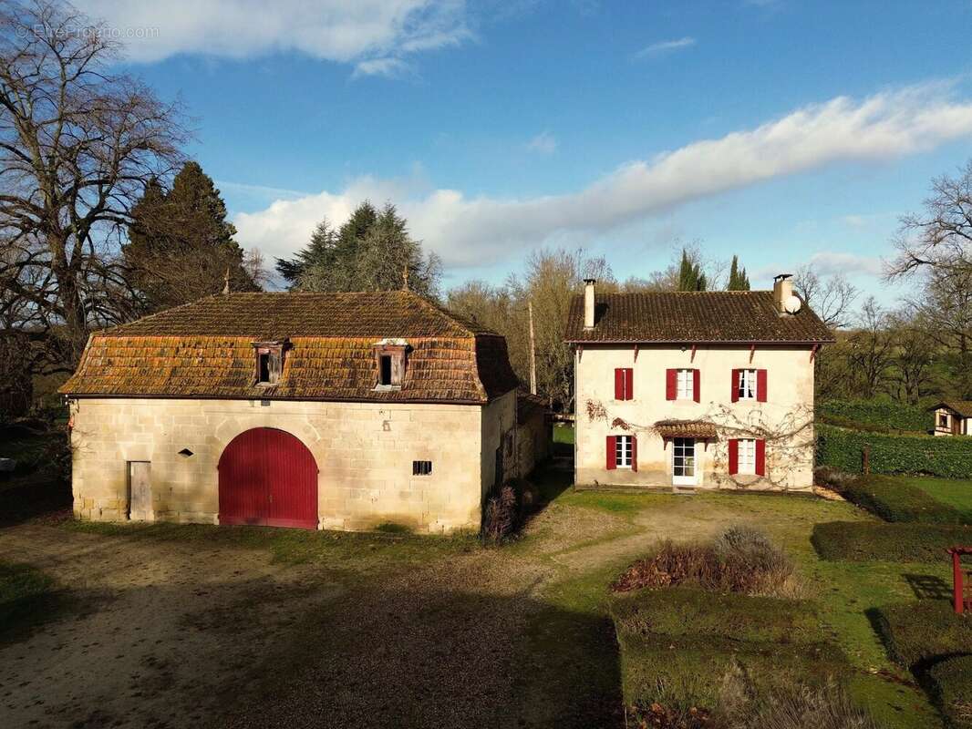 Maison à LAUZUN