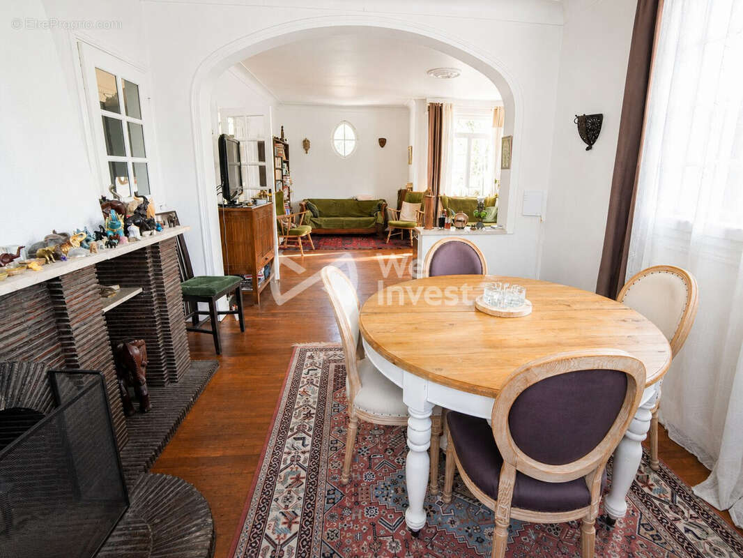 Maison 195 m² à Le Plessis-Trevise  - photo 6