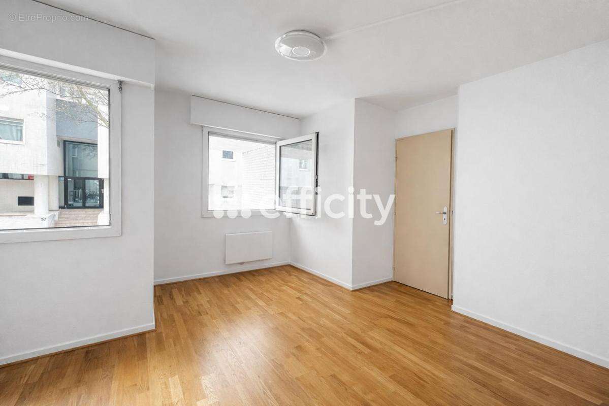 Appartement à PARIS-20E