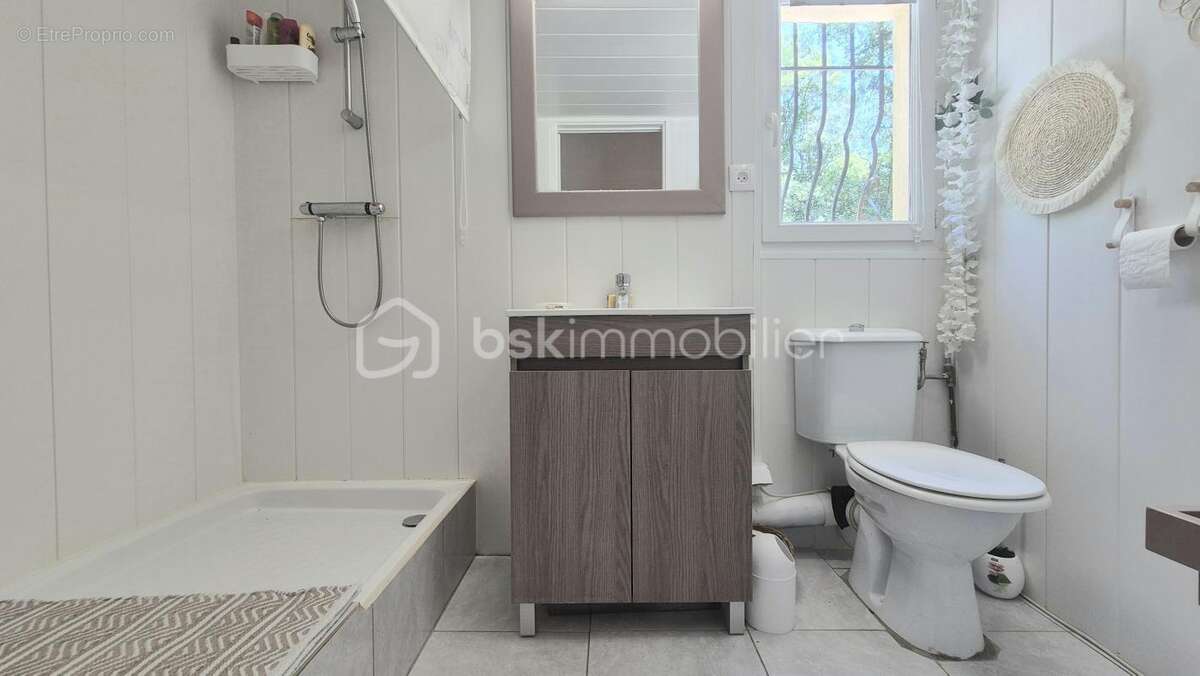 Maison à BESSE-SUR-ISSOLE