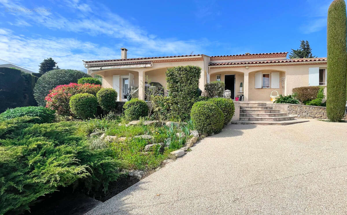 Maison à REMOULINS