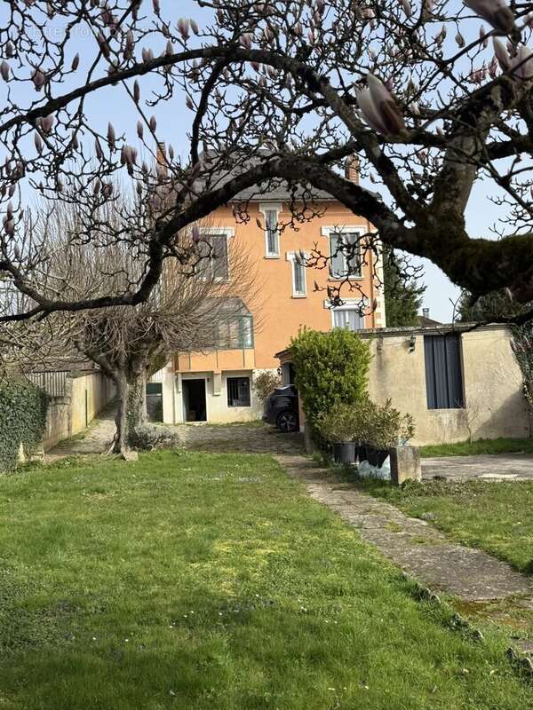 Maison à BRIENON-SUR-ARMANCON