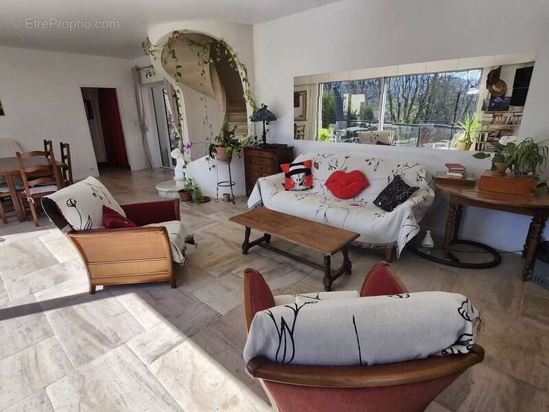 Maison à VELARS-SUR-OUCHE