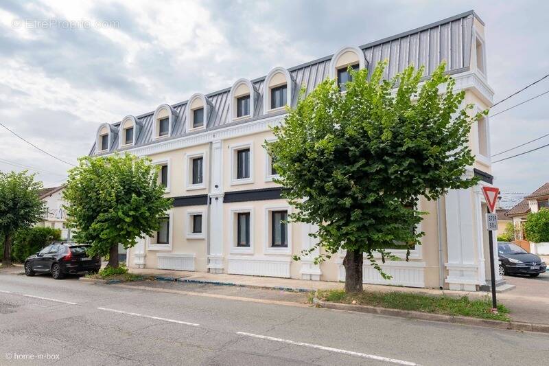 Appartement à PARAY-VIEILLE-POSTE