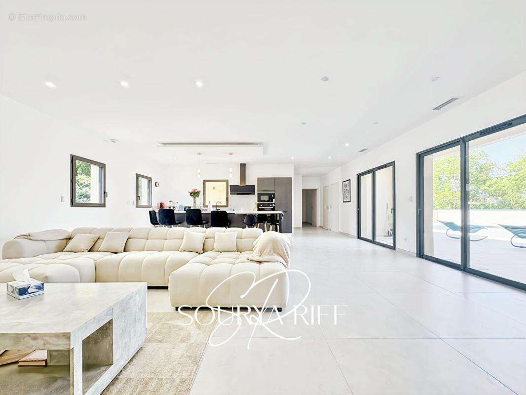 Villa 4 chambres, climatisation, piscine, sous-sol - photo 6