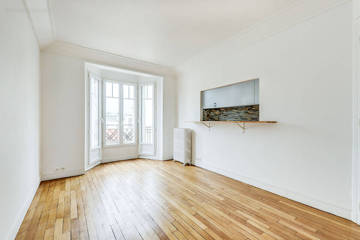 Appartement à PARIS-14E