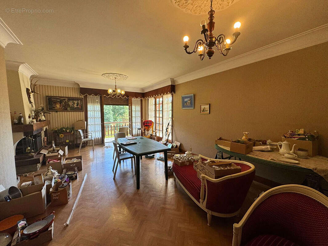 Maison à RILHAC-LASTOURS