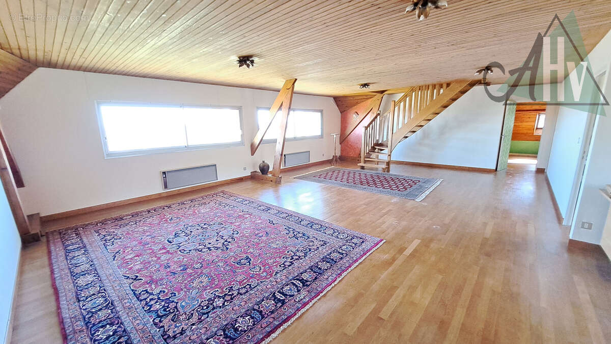 Maison à PARON