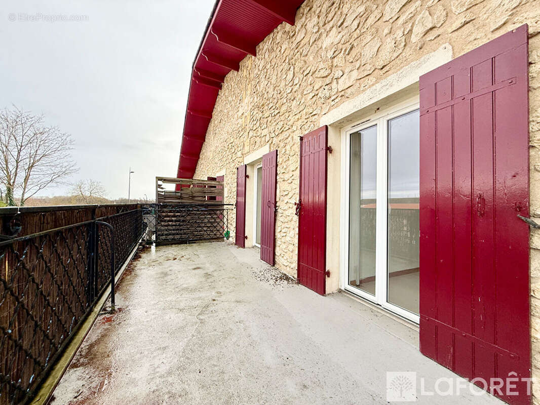Appartement à CERONS