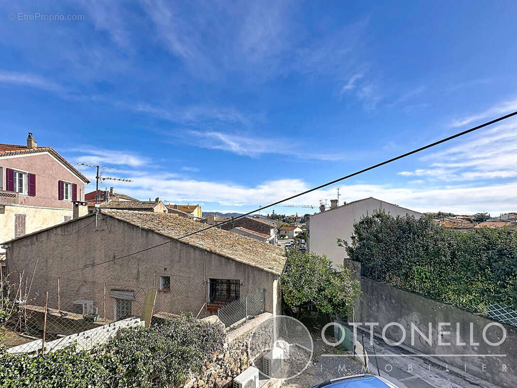 Maison à ROQUEBRUNE-SUR-ARGENS
