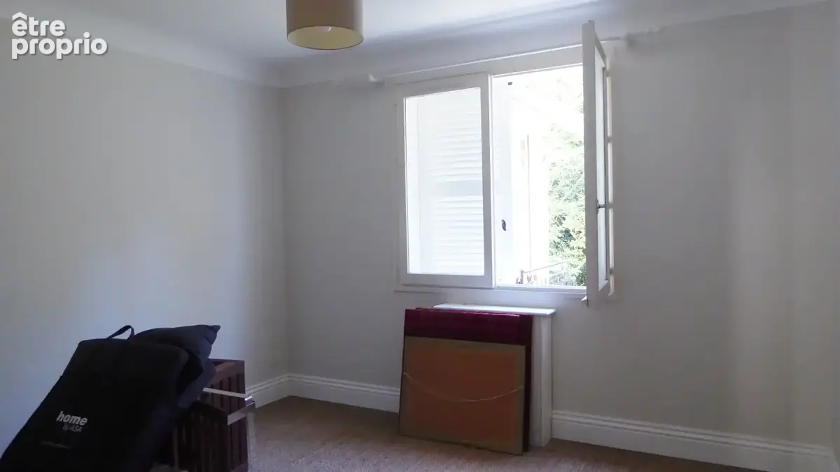Maison contemporaine 200 m² avec T3 indépendant, piscine, terrain 1300 m²  proche lac  sans vis-à-vis  fort potentiel - photo 11