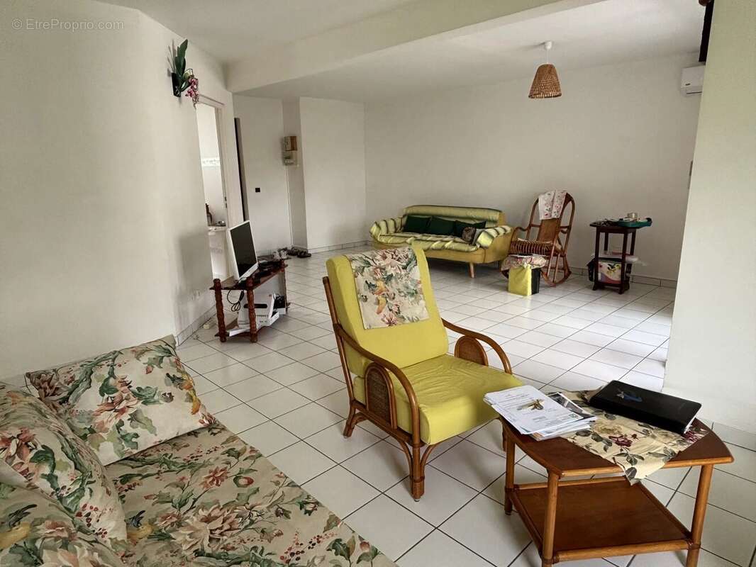 Appartement à SAINTE-LUCE