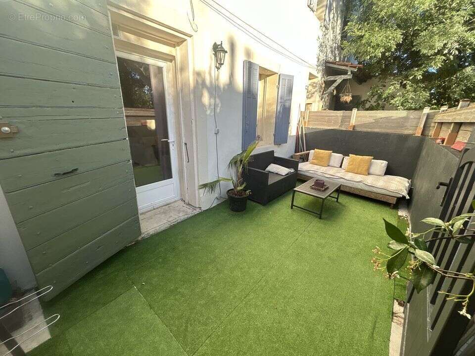 t3 - jardin - allauch - la pounche - t2 - bas de villa - 13190