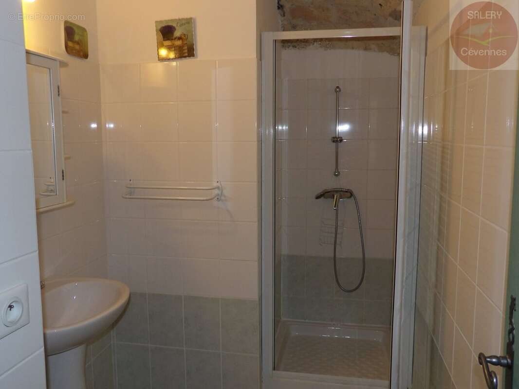Appartement à CANAULES-ET-ARGENTIERES