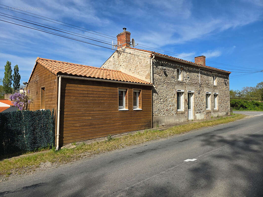 Maison à BEAUFOU