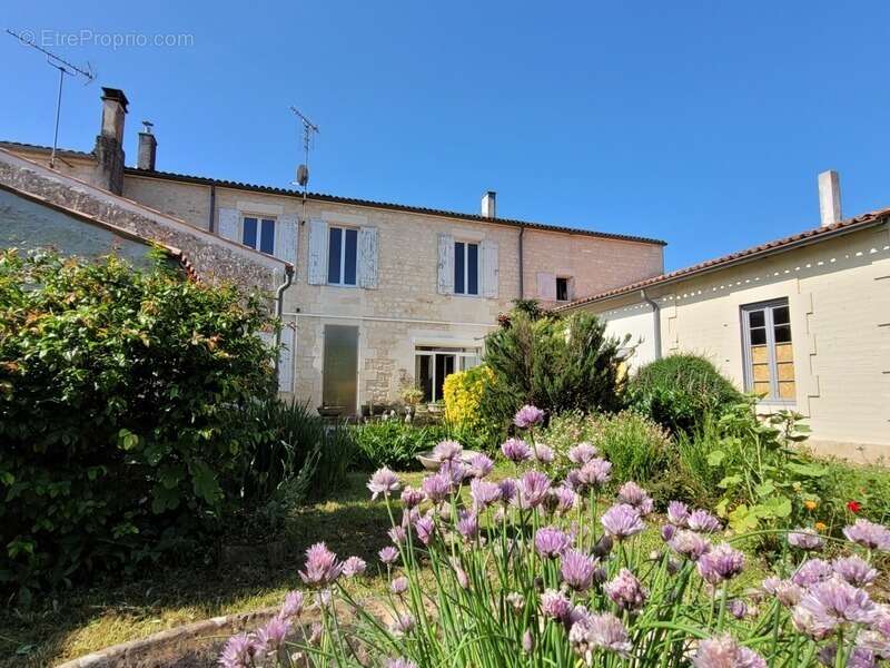 Maison à BORDS