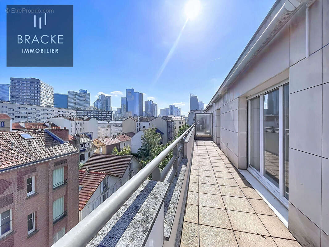 Appartement à COURBEVOIE