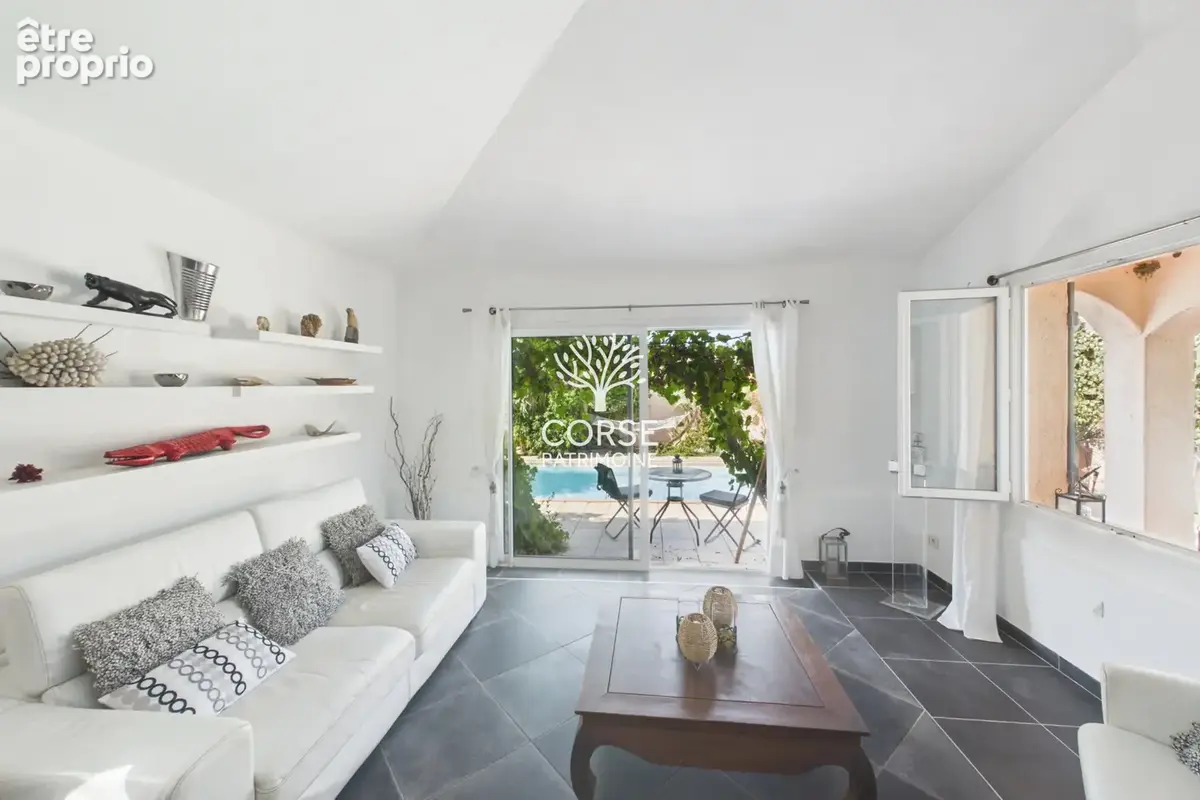Maison à rénover avec piscine au calme - photo 4