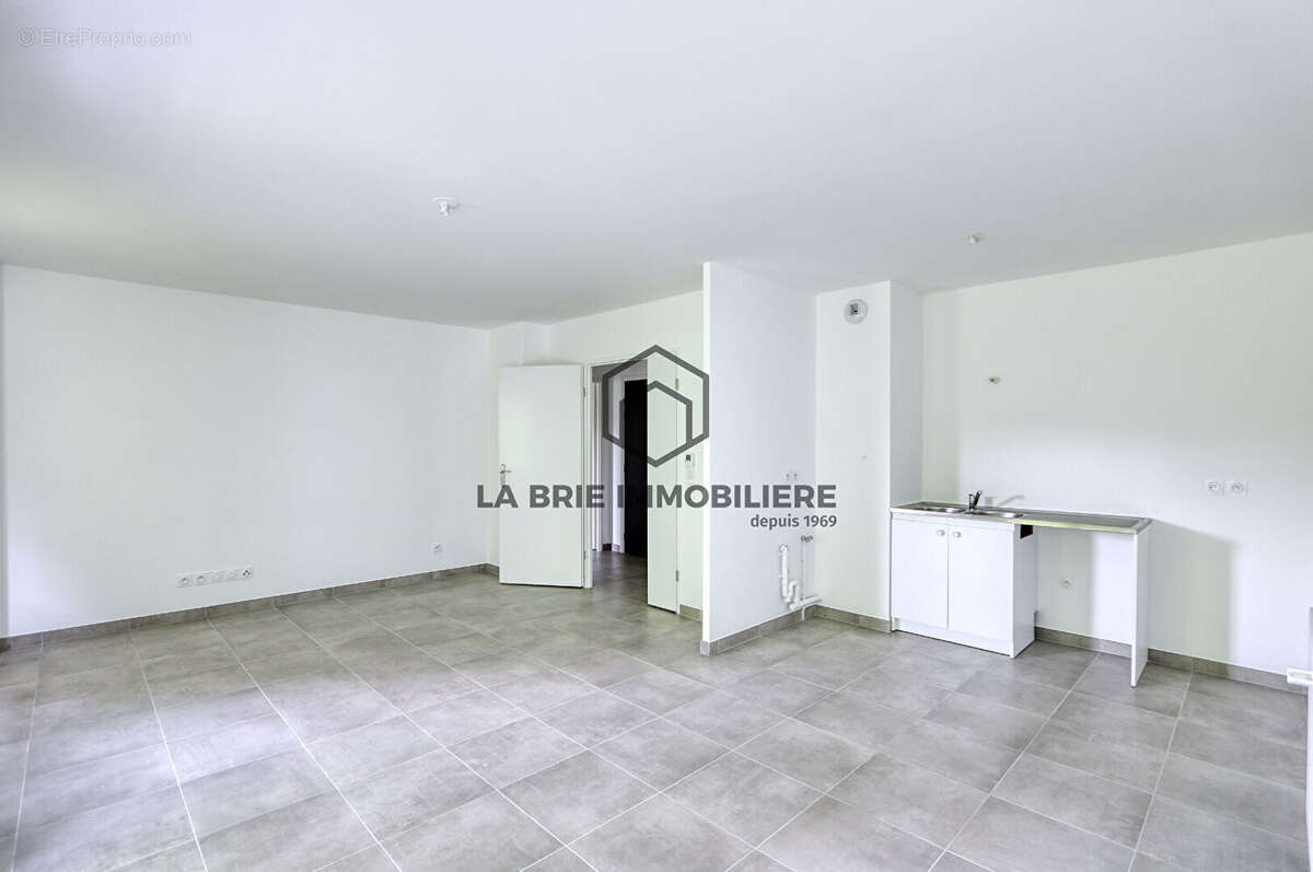 Appartement à EMERAINVILLE